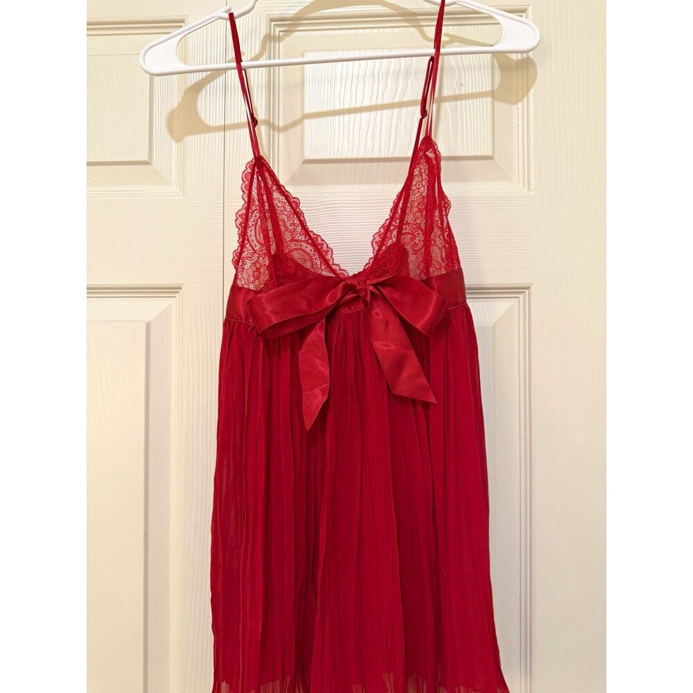 Victoria's Secret Red Lace Full Slip Bow Accent Adjustable Straps Womens S